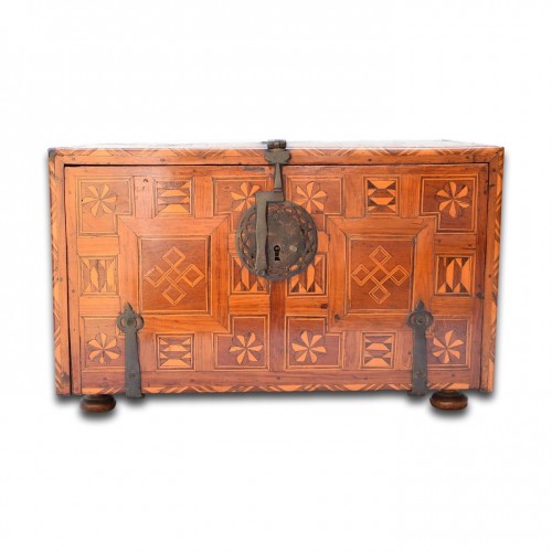 Marquetry Fall Front Table Cabinet. Spanish Colonial, Early 18th Century. - Furniture Style 