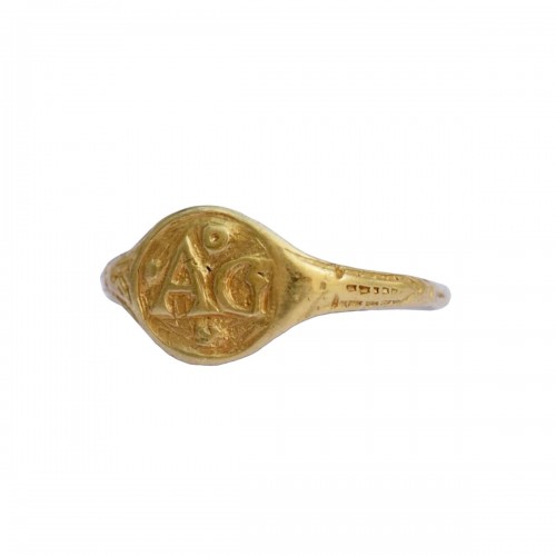 Early gold betrothal ring with initials - England 17th century