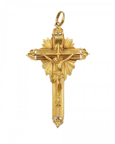 Heavy, high carat gold reliquary cross pendant. Spanish, late 18th century.