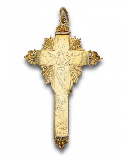 Antique Jewellery  - Heavy, high carat gold reliquary cross pendant. Spanish, late 18th century.