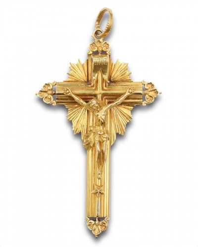 Heavy, high carat gold reliquary cross pendant. Spanish, late 18th century. - 
