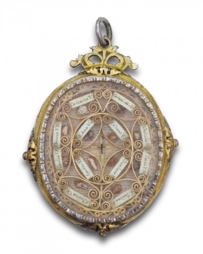 Silver gilt reliquary pendant., Spain early 17th century - 