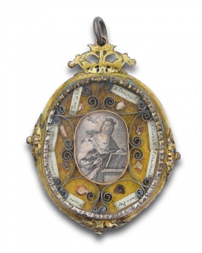 Antiquités - Silver gilt reliquary pendant., Spain early 17th century