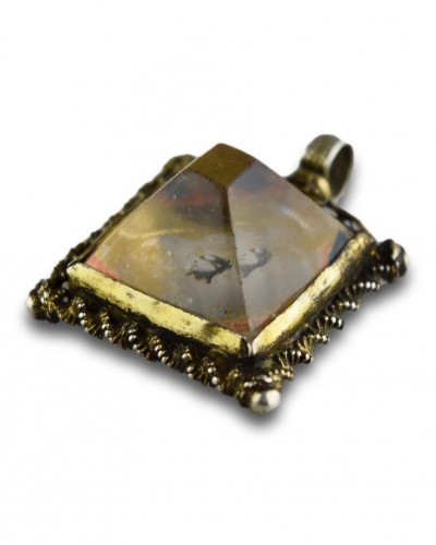 XVIIe siècle - Pendentif en vermeil et cristal de roche avec le Voile de Véronique, Espagne  XVIIe siècle