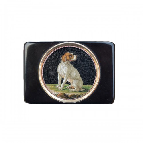 Snuff box with Micromosaic of a hound attributed to Giacomo Raffaelli