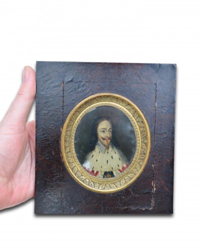 Objets de Vitrine  - Portrait miniature du roi Charles I coiffé d'hermine, Angleterre XVIIe siècle