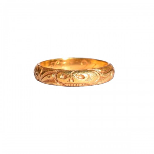 Finely engraved gold memento mori ring, England 17th century.