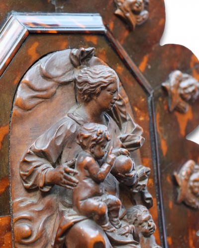Boxwood relief of the Virgin &amp; Child, circle of Mattheus van Beveren. - Sculpture Style 