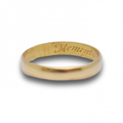 XVIIe siècle - Bague « citrouille » en or Memento mori. - Angleterre  fin du XVIIe siècle