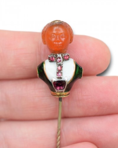Gold stickpin with an agate and enamel bust. - France or Germany18th century - Antique Jewellery Style 