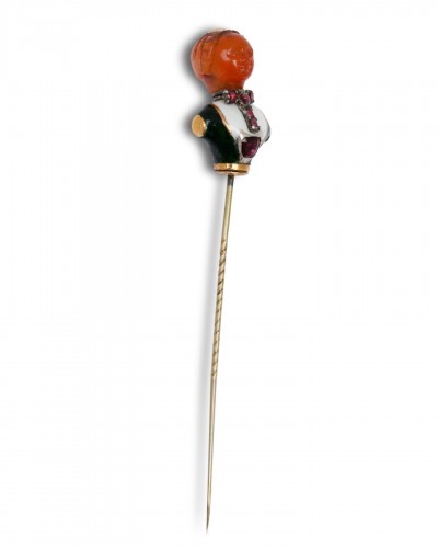 18th century - Gold stickpin with an agate and enamel bust. - France or Germany18th century