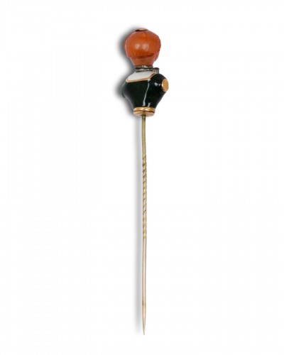 Gold stickpin with an agate and enamel bust. - France or Germany18th century - 