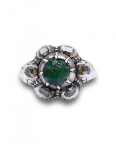 Baroque diamond and emerald ring - Spain late 17th century.  - 