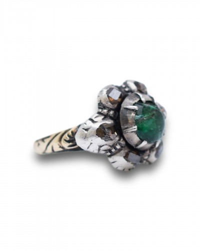 Baroque diamond and emerald ring - Spain late 17th century.  - 