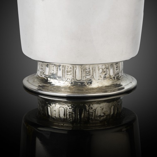 Argenterie et Arts de la table  - Un gobelet en argent hollandais "Stakan" Amsterdam, 1636