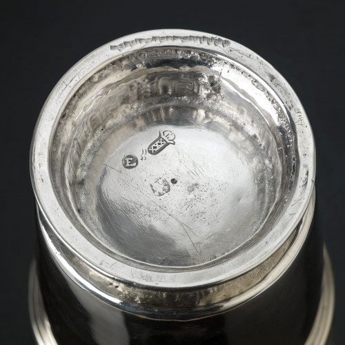 Un gobelet en argent hollandais "Stakan" Amsterdam, 1636 - Mayflower Antiques