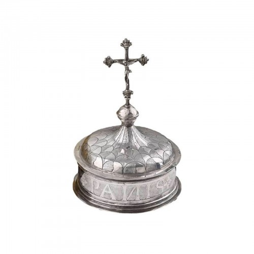 A Spanish silver Pyx c.1600