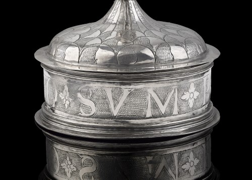 A Spanish silver Pyx c.1600 - 