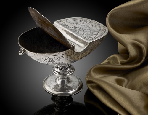 silverware & tableware  - A Silver Incense Boat Spanish Colonial c.1680