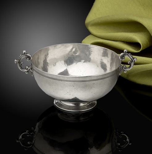silverware & tableware  - A Fine and Rare low footed Silver Bowl, Trapani, Sicily circa.1690