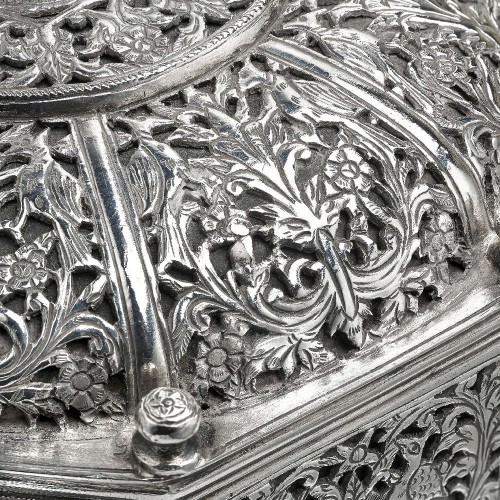 Indo-Portuguese Silver Octagonal Box (17th century Portugal) - 