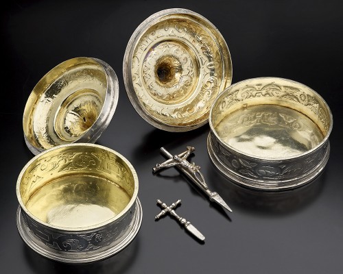 Argenterie et Arts de la table  - Deux Pyx portugais en argent