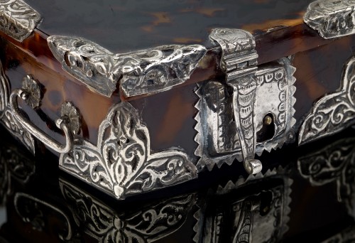 Little Tortoiseshell Box with Silver Mounts; 17th Century - 