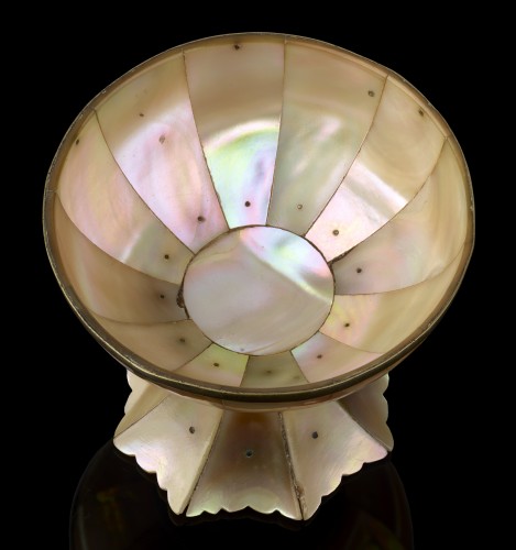 A Small Gujarat Mother of Pearl Cup, with Gilt Copper and Silver Gilt Mount - Curiosities Style 