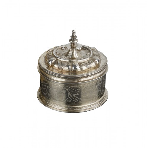 A Fine and Very Rare Renaissance Spanish Colonial Silver Gilt Pyx