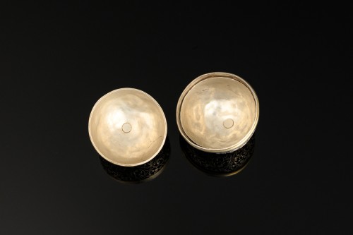 A little Indo-Portuguese bezoar stone holder, silver and parcel gilt, c.169 - 