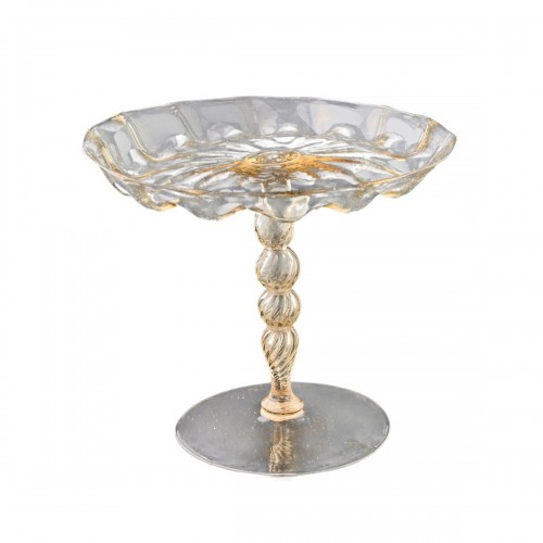 Une belle tasse ou verre à boire de style vénitien, fin du XVIe siècle/début du XVIIe