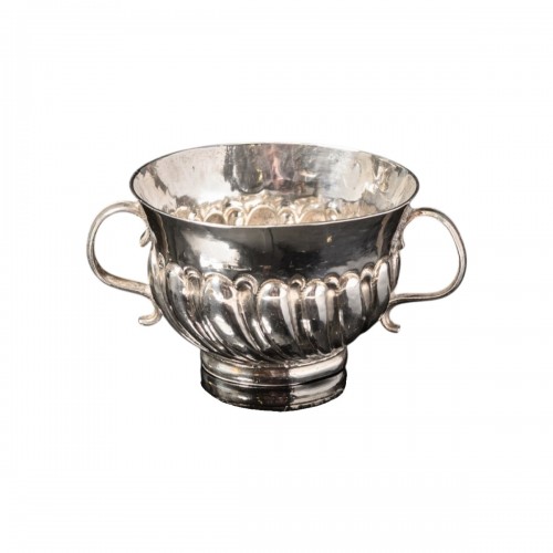 Petite coupe à liqueur ou bol miniature en argent de l'époque William & Mary