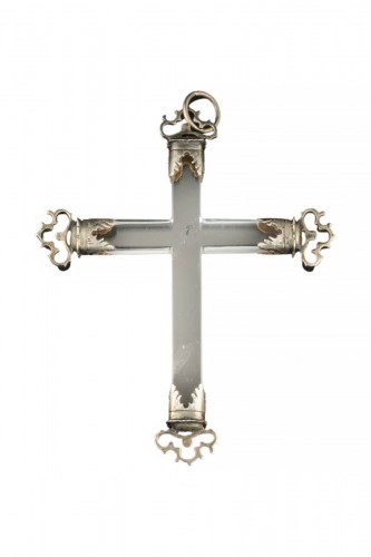 Un magnifique crucifix en cristal de roche avec des montures en argent, Espagne 17e siècle