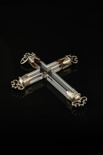 A fine rock crystal crucifix with silver mounts, Spanish 17th century - Religious Antiques Style 