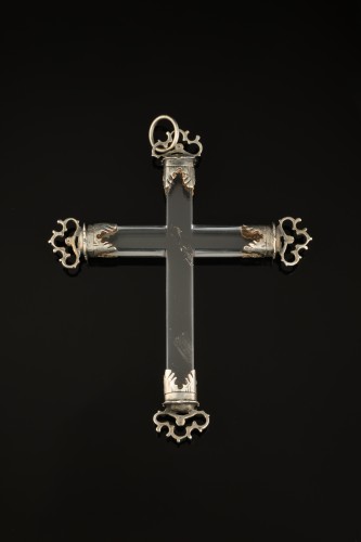 Religious Antiques  - A fine rock crystal crucifix with silver mounts, Spanish 17th century