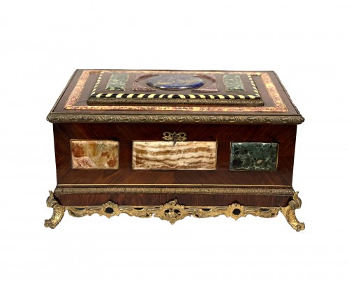veneered casket in rosewood and marble