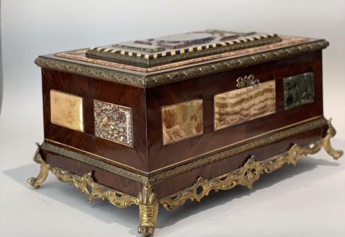 veneered casket in rosewood and marble - 