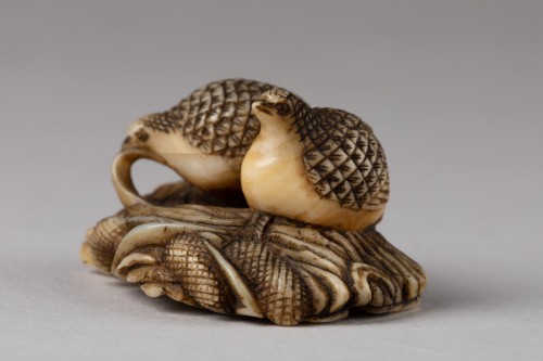 Antiquités - Netsuke petites cailles sur une gerbe de millet par Hiromitsu - Japon Edo
