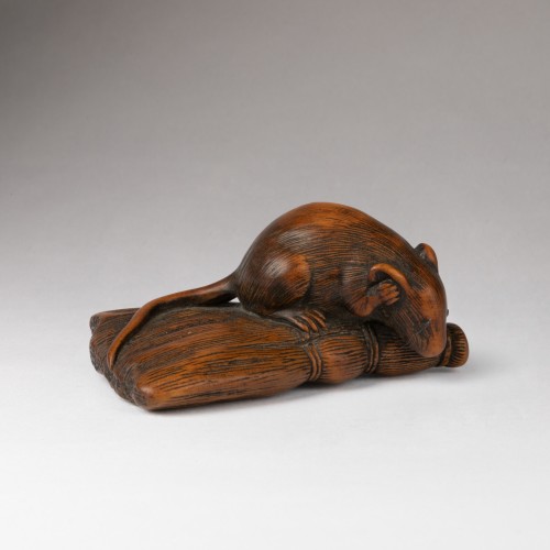 Netsuke wood model of a rat crawling over a brush - Japan Edo - Asian Works of Art Style 