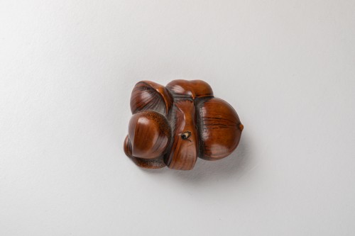 Netsuke, Groupe de châtaignes accolées en buis - Japon Edo - 