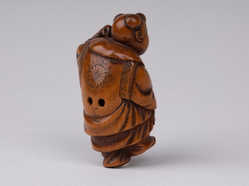 Netsuke By Ikka. Karako carrying a fan, Japan Edo - 