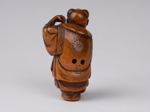 Netsuke By Ikka. Karako carrying a fan, Japan Edo - 