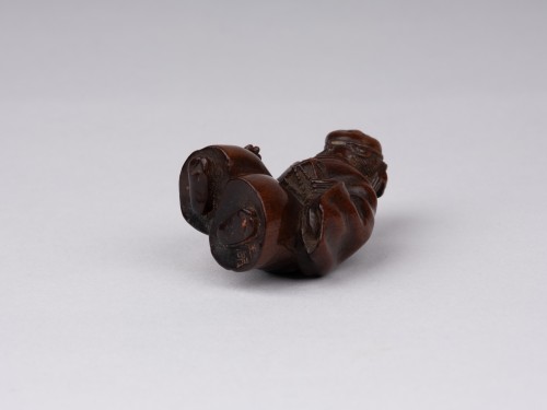 XIXe siècle - Netsuke par Gyokuko -  Personnage de théâtre, Japon Edo