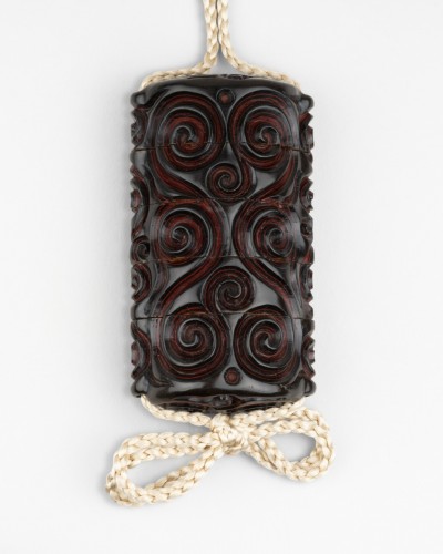 Antiquités - Inro Of Carved Red And Black Lacquer. Japan Edo, 19th century