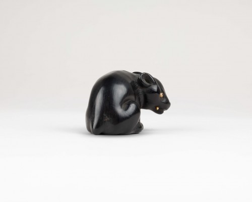 Netsuke –  ebony model of a bear, Japan Edo - 