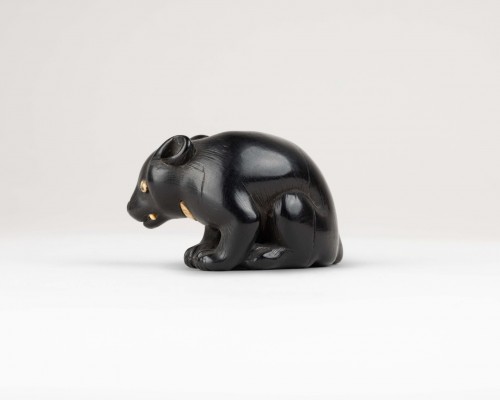 Antiquités - Netsuke – modèle d’ours du Japon en bois d’ébène. Japon Edo