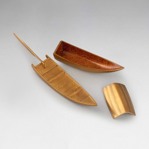 Kobako – Rare modèle en forme de barque en laque d'or, Japon Edo - Reflets des Arts