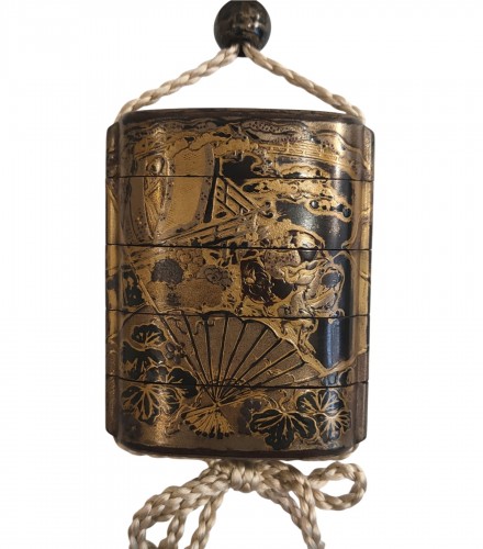 INRO en laque d’or à l'éventail, Japon Edo 17e