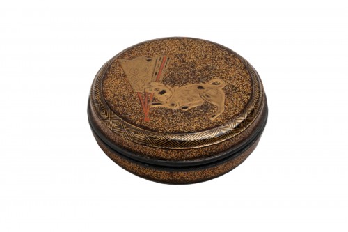 KÔGÔ – A circular japanese lacquer box for incense. Japan Edo