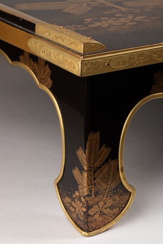 Asian Works of Art  - Bundaï table with four trefoil feet Japan Edo 19th century